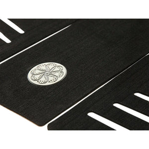 Octopus FRONT DECK III - SCRUB TECH™ TRACTION PAD - BLACK