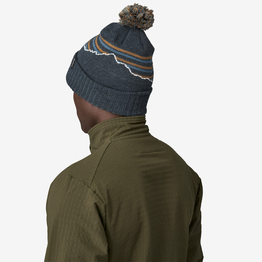 Patagonia Powder Town Beanie : Fitz Roy Stripe Knit: Smolder Blue