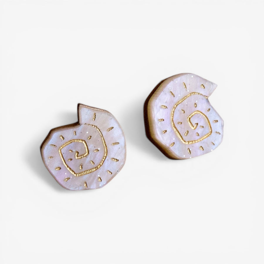 Pepper You 'Shell' Stud Earrings - Pearly Apricot Gold