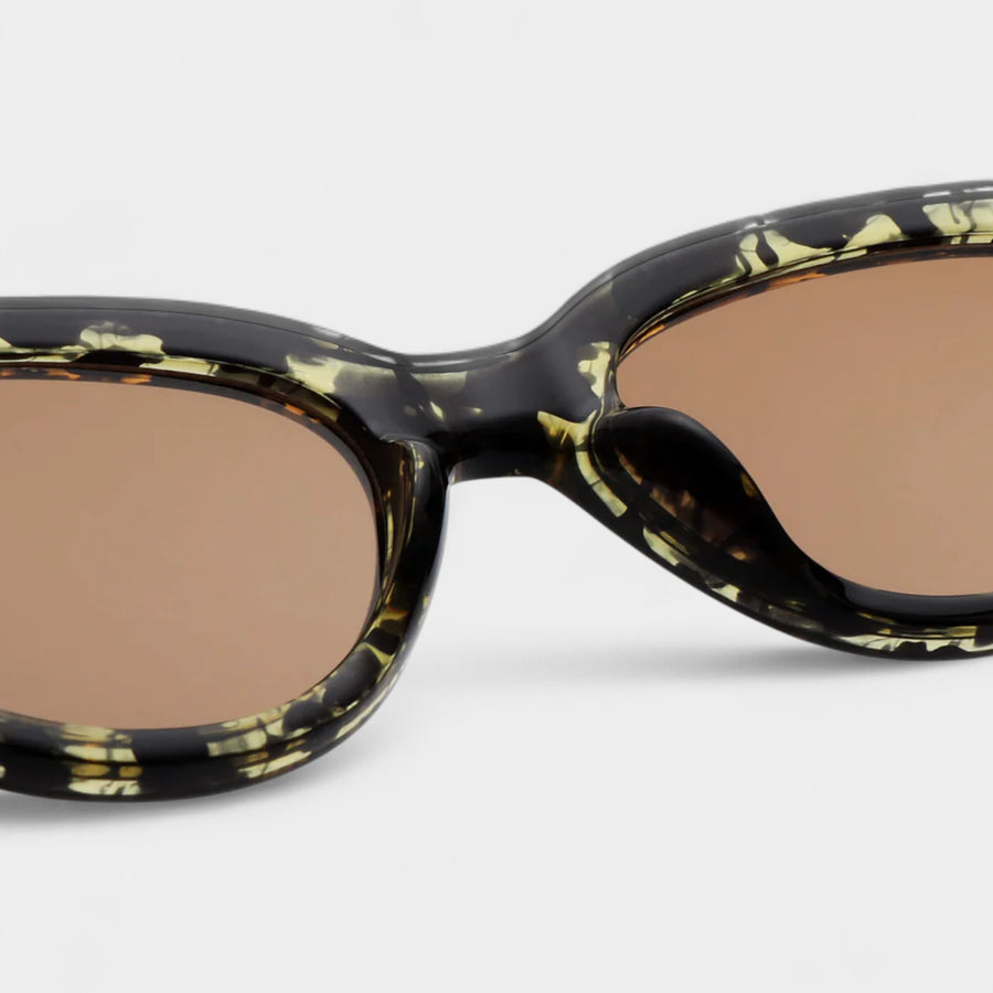 A.Kjaerbede Winnie Sunglasses - Black/ Yellow Tortoise