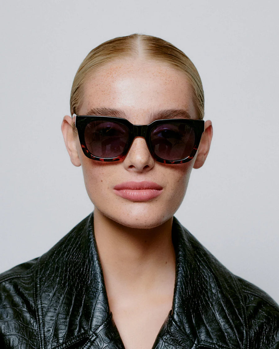 A.Kjaerbede Nancy Sunglasses - Black Demi Tortoise