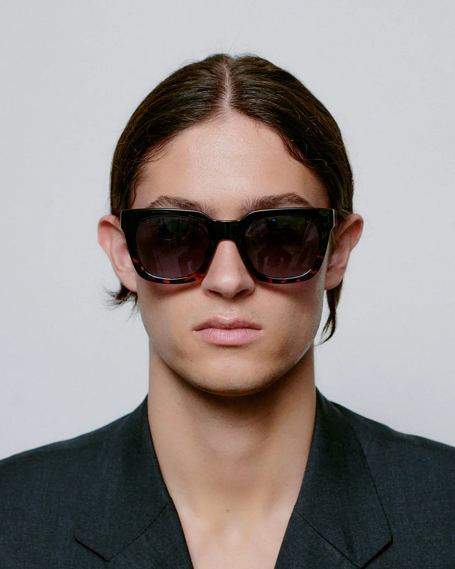 A.Kjaerbede Nancy Sunglasses - Black Demi Tortoise
