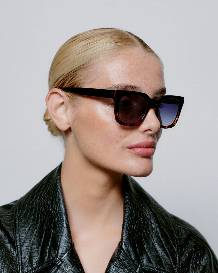 A.Kjaerbede Nancy Sunglasses - Black Demi Tortoise