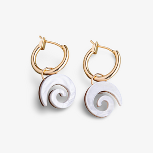 Pepper You 'Shell Hoop Earrings' - Pearly White Gold