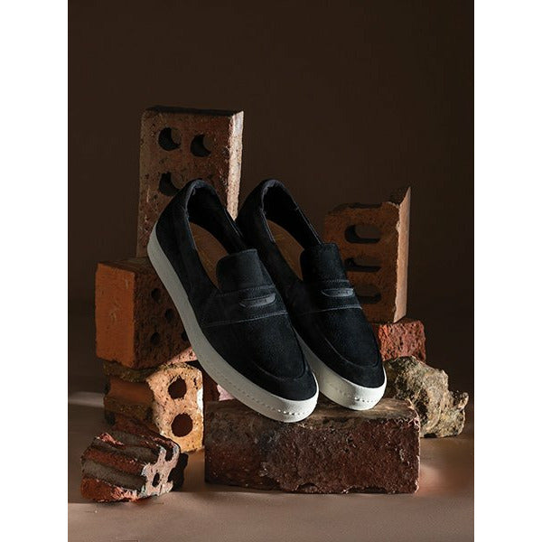 Globe 'The Liaizon' Loafer Skate Shoes - Black / Antique White