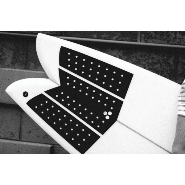 Gorilla Grip Surfboard Traction Tailpad - Skinny Fish - Black